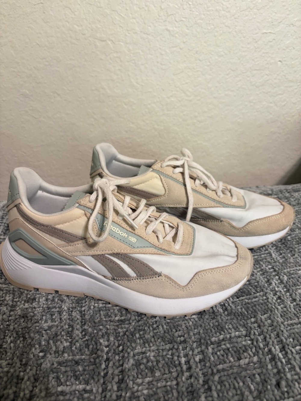 Reebok Women's Cream & Beige Retro Runner Sneakers with Soft Sage Accents 8.5